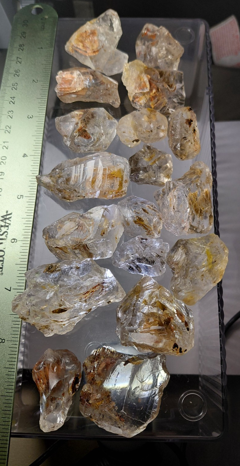 371g Skeletal Gwindel Quartz Lot (18 pieces)