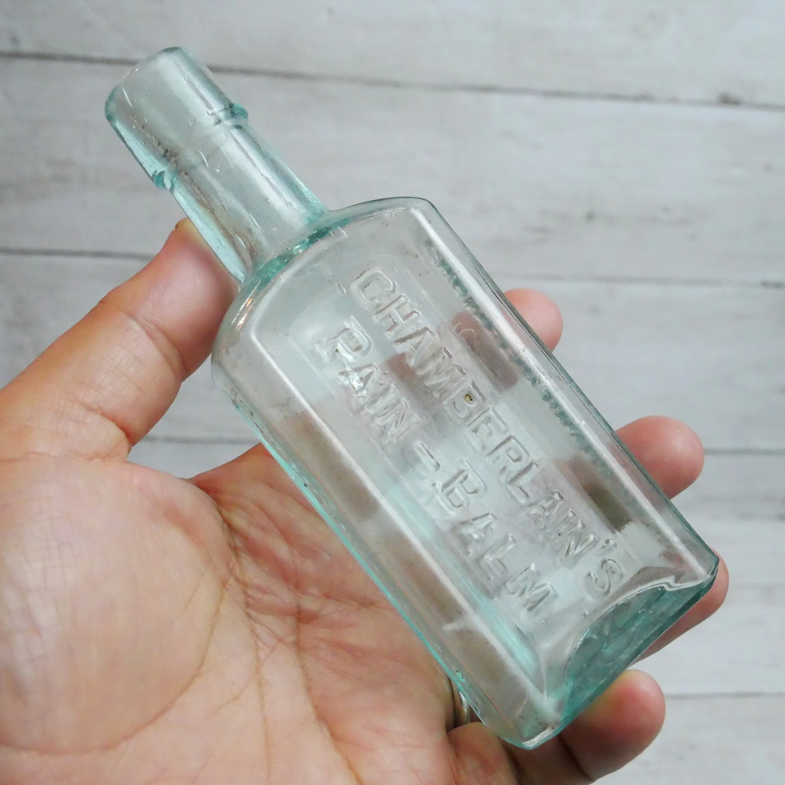 Chamberlain’s Pain-Balm MEDICINE BOTTLE Chamberlain Med. Co. Des Moines Iowa IA