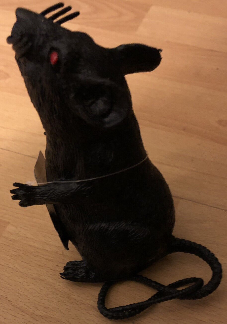 Lifelike Black Plastic Rat Squeeze To Squeak Scary Halloween Decor Party Favor