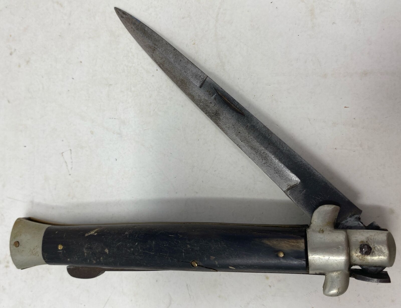 Vintage ITALY Lockback Stilletto Style Knife selling as broken not working read