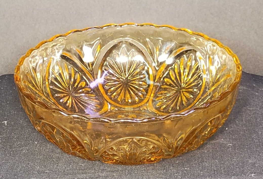 VTG Anchor Hocking MEDALLION Honey Gold Amber Serving Dish Bowl Star Cameo 8\