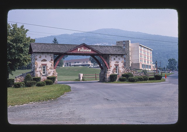 Photo:Ellenville New York Fallsview Gate Hotel Entrance 1960s Catskills
