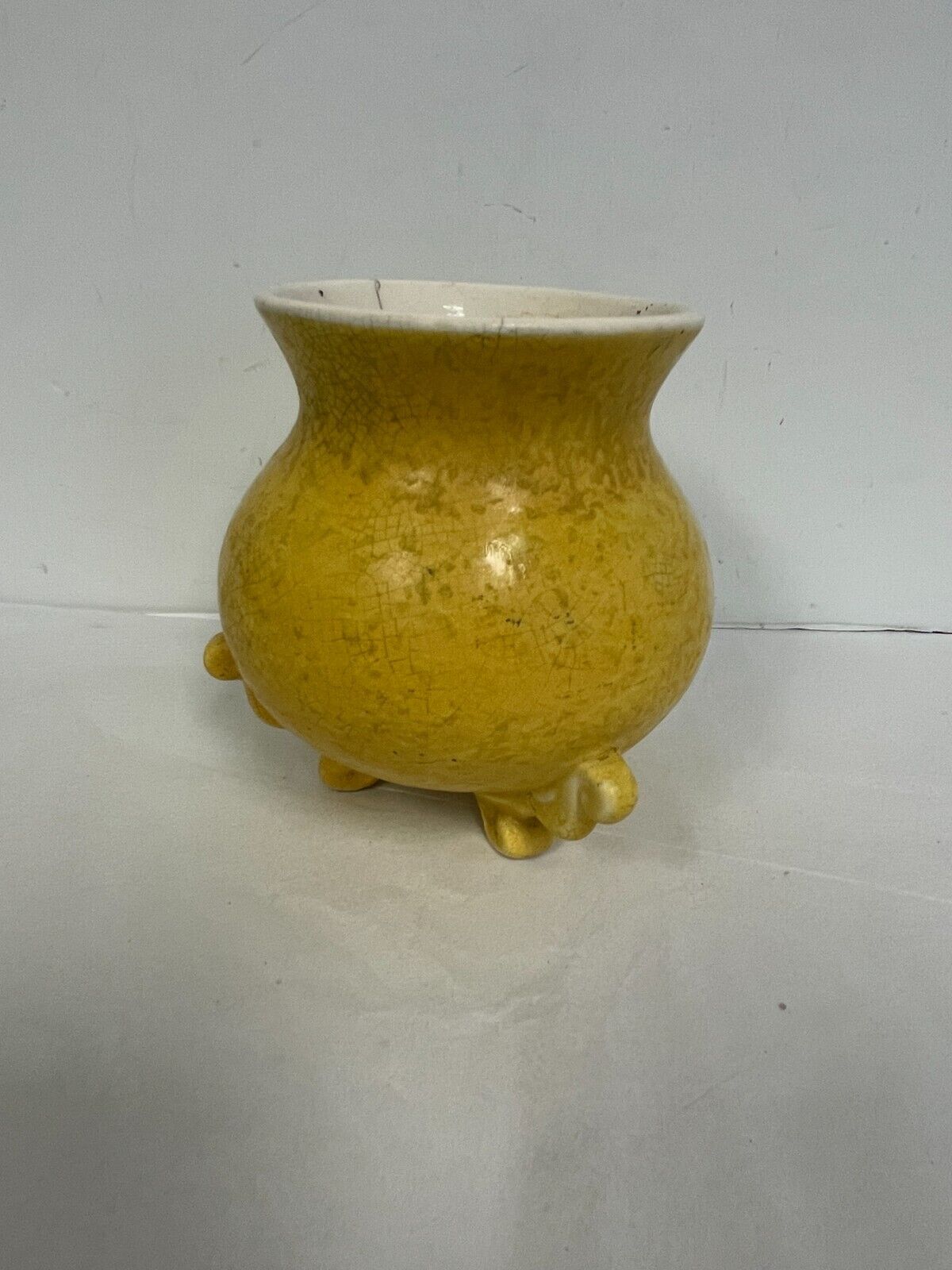 Rare Yellow Cauldron like Ceramic x3 footed Vase 5.5\