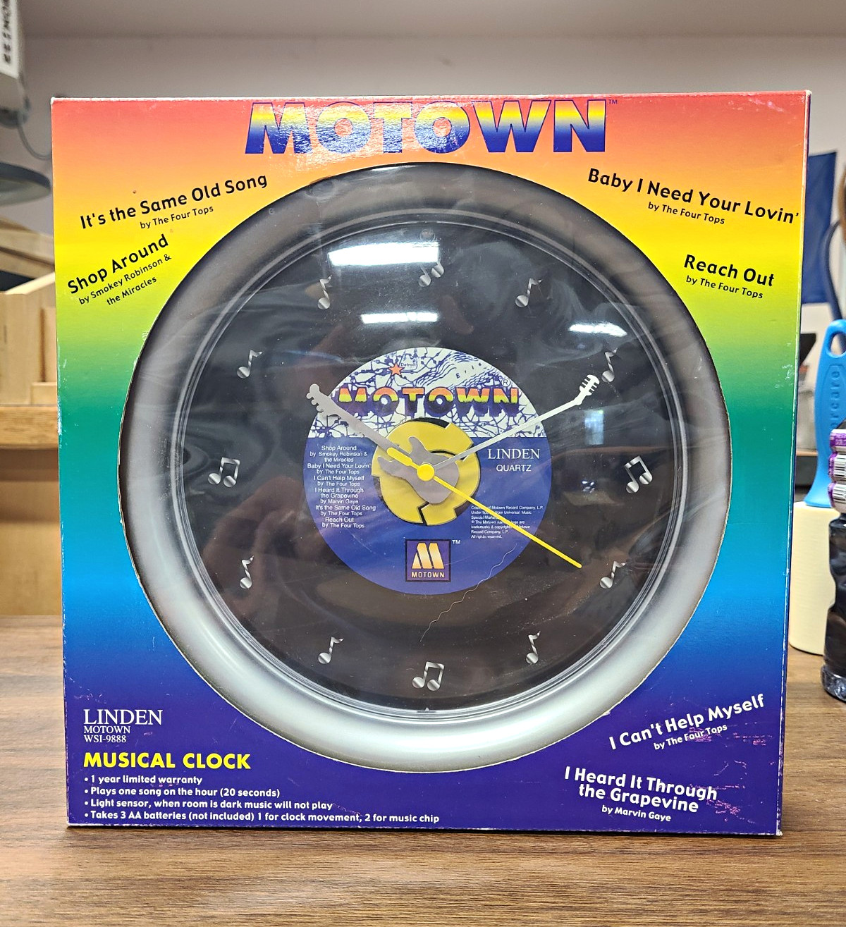 RARE NEW Linden Motown Musical Round Clock Quartz Battery-Operated WSL-9888