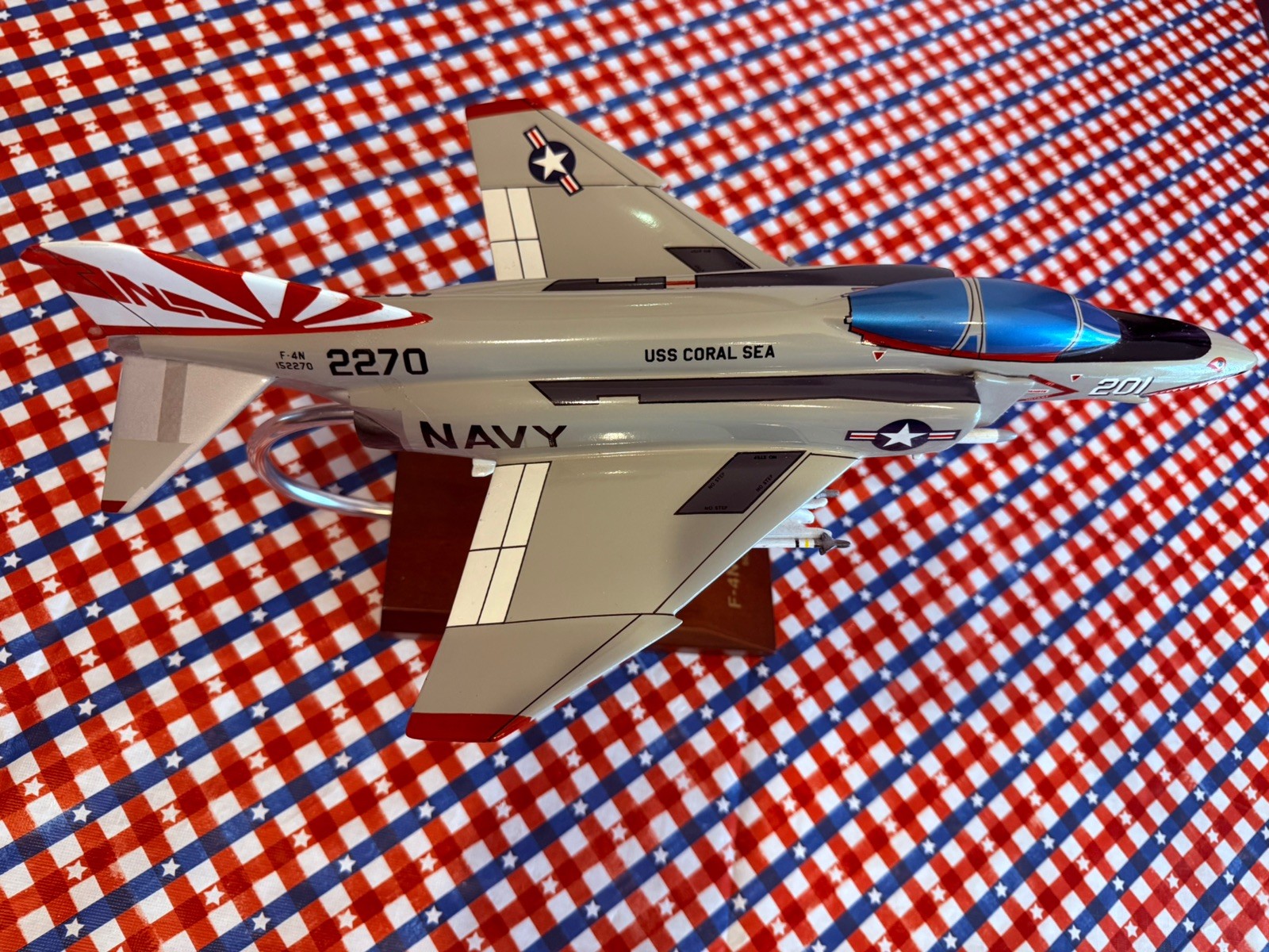 USN McDonnell Douglas F-4 Phantom VF-111 Sundowners Desk 1/48 Model 