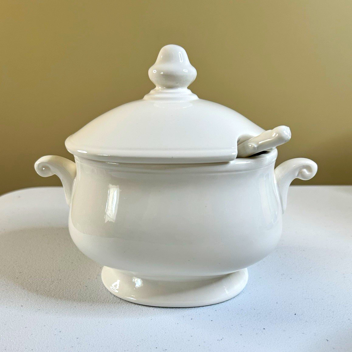 White Ceramic Oval Gravy Boat w/ Lid & Spoon, Glossy, Handles