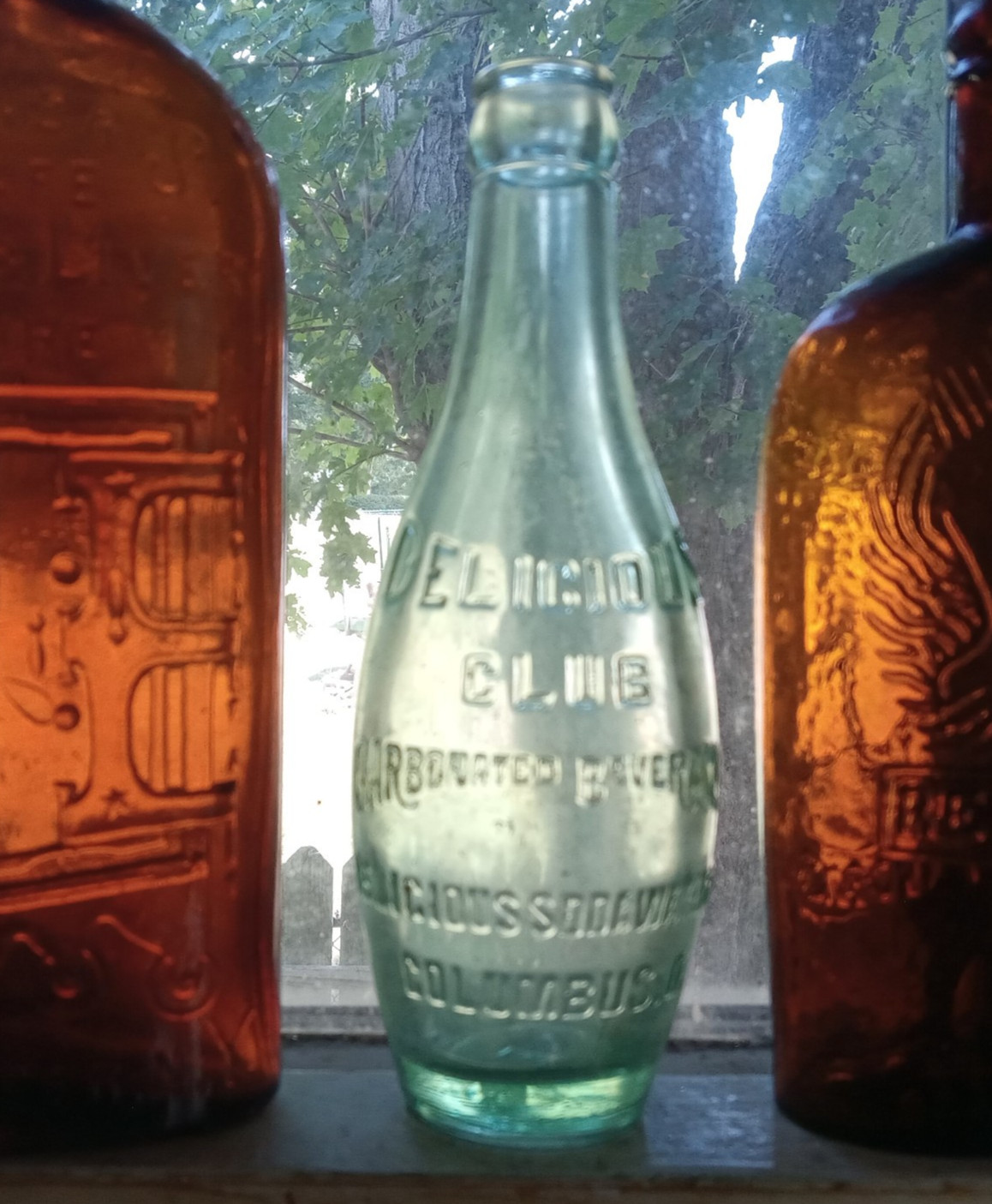 DELICIOUS CLUB BEVERAGES COLUMBUS,OHIO SCARCE 1923 TEN PIN SHAPE SODA BOTTLE