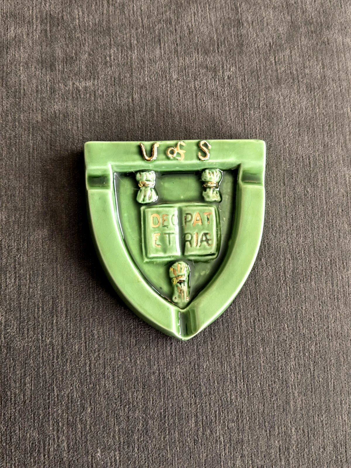 University of Saskatchewa  Heraldic Shield Emblem Weico? Ashtray 1960's RARE