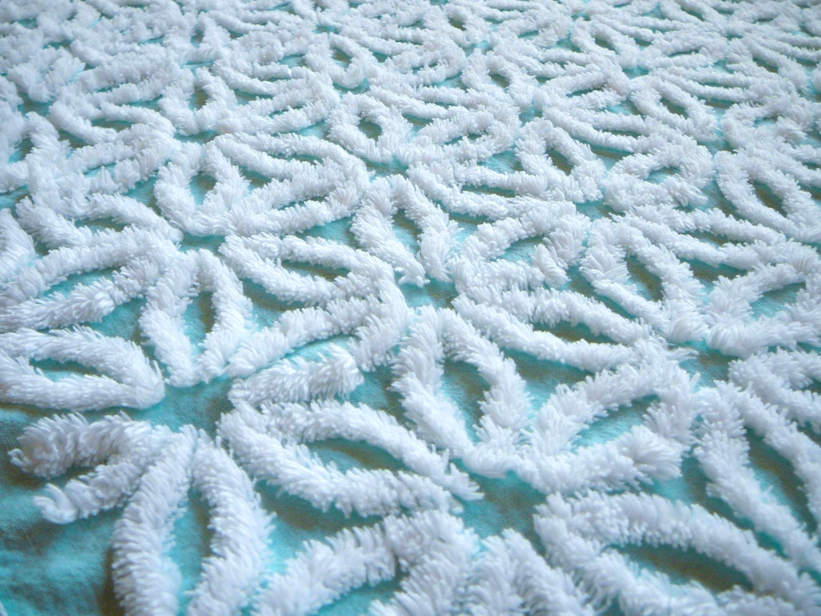 VTG CHENILLE BEDSPREAD FABRIC HOFMANN DAISY  RARE  AQUA EXCELLENT 24\