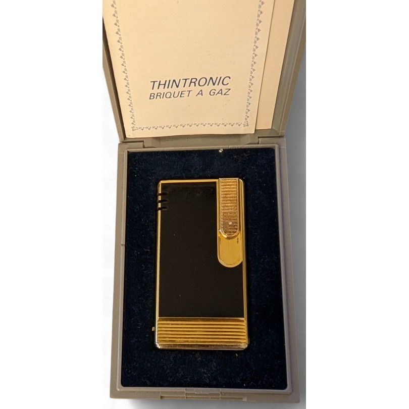 Vintage 20 th French FLAME Ultra Flat Lighter gold and black lacquer