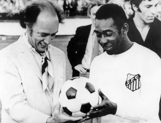 Canadian Prime Minister Pierre Trudeau And Brazilian Star Pele 1971 OLD PHOTO