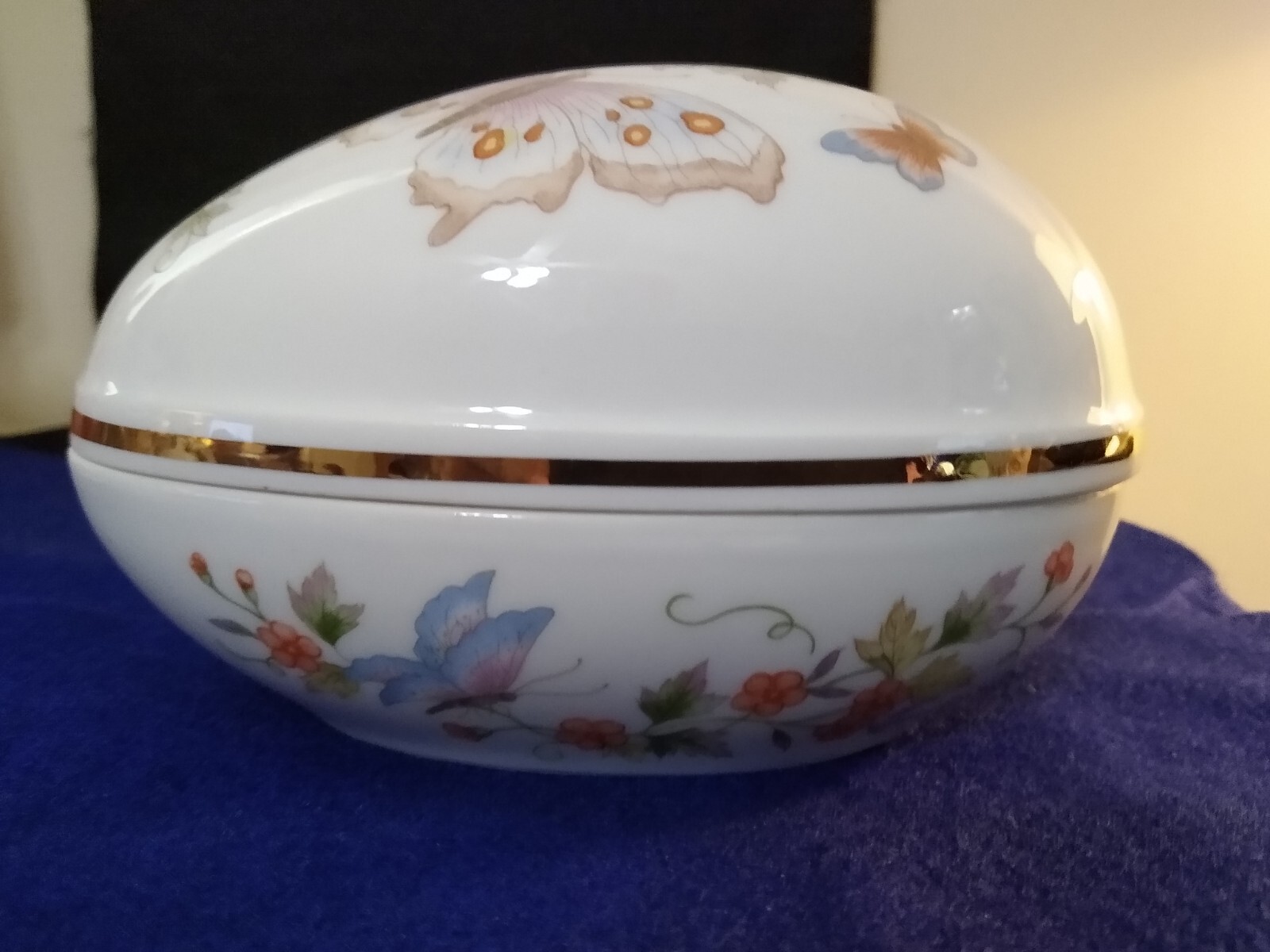 Avon Porcelain Egg, Butterflies &Flowers, Trimmed In 22k Gold, NIB