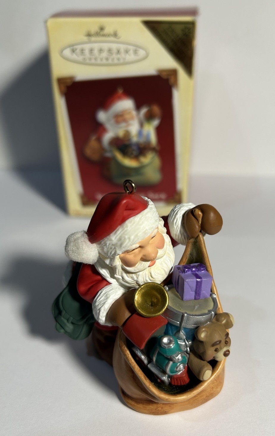 Hallmark 2005 Exclusive, Santa’s Magic Sack, , w Clips To Light Feature NMint Hallmark 2005 Exclusive, Santa’s Magic Sack, , w Clips To Light Feature NMint