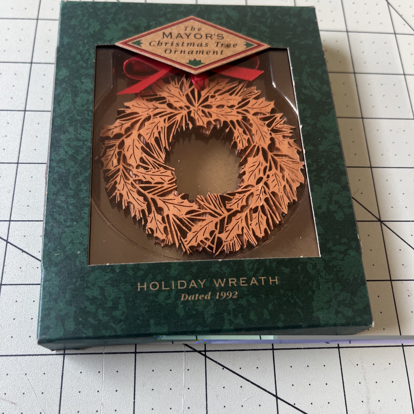 Vintage Hallmark Mayors Tree Ornament 1992 Wreath Wood MAYOR92 Mint In Box