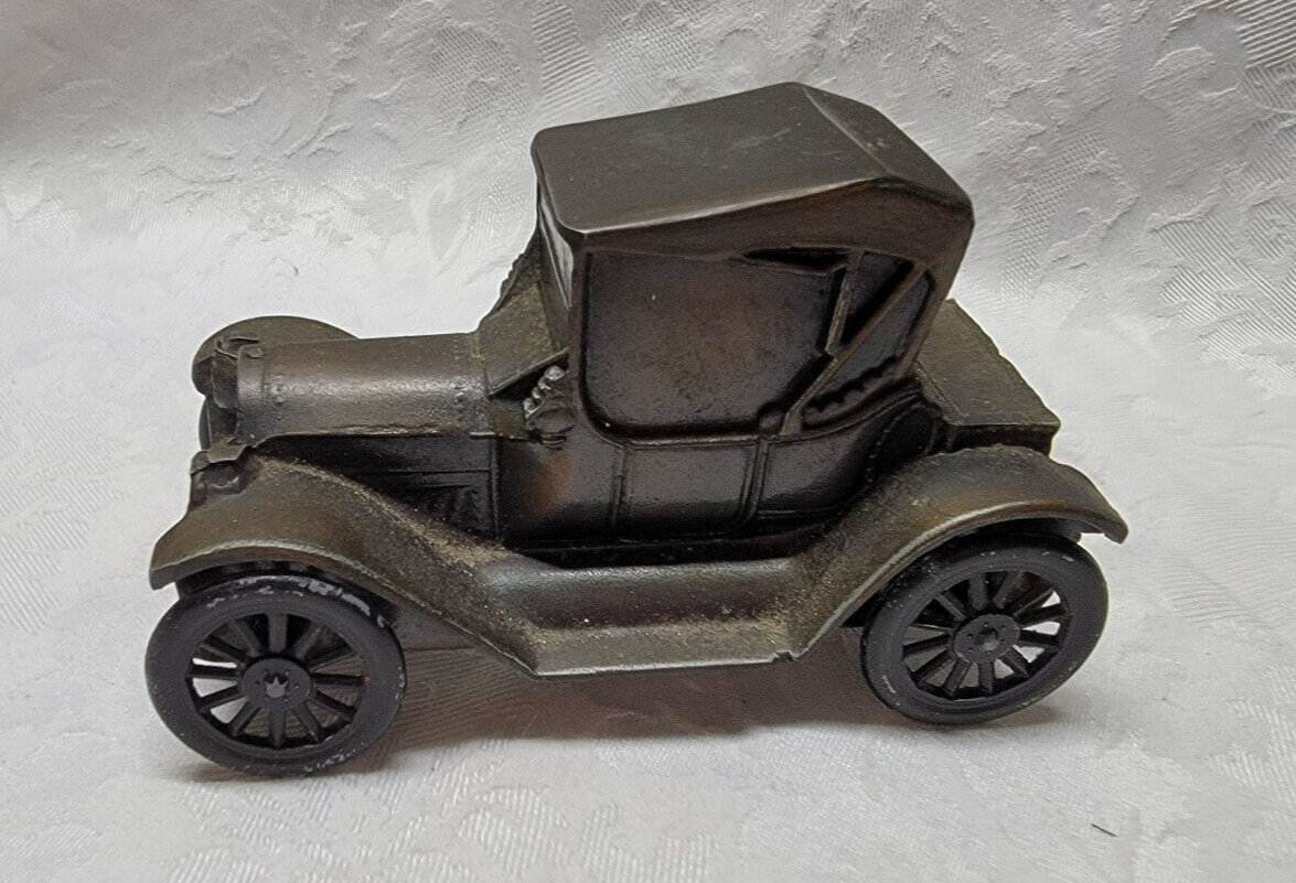 Banthrico Diecast 1915 Metal Still Bank Vintage Car 6\