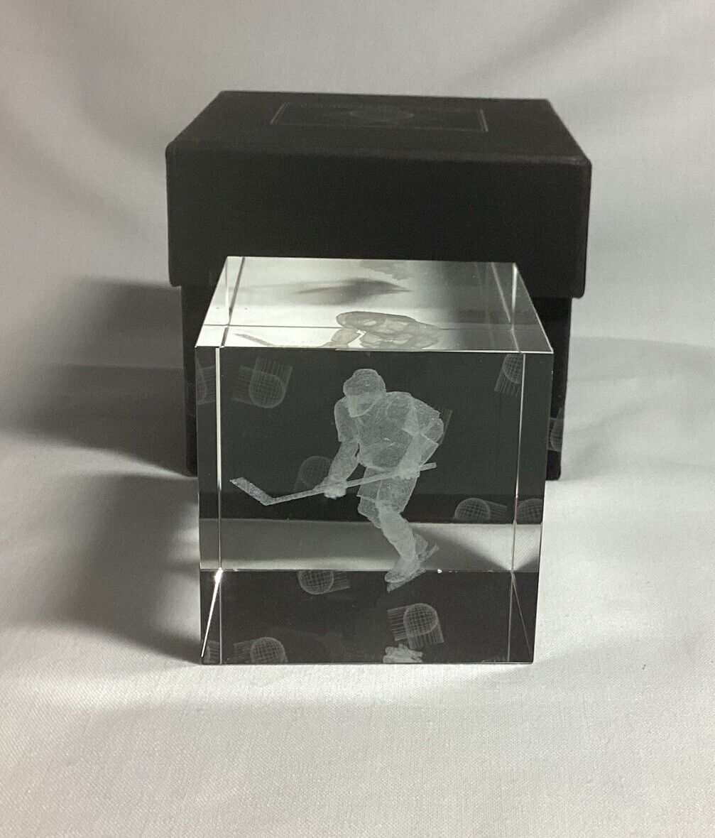 CRYSTAL IMPRESSIONS HOCKEY PLAYER CUBE PAPERWEIGHT LASER ETCHED MADE IN ISRAEL