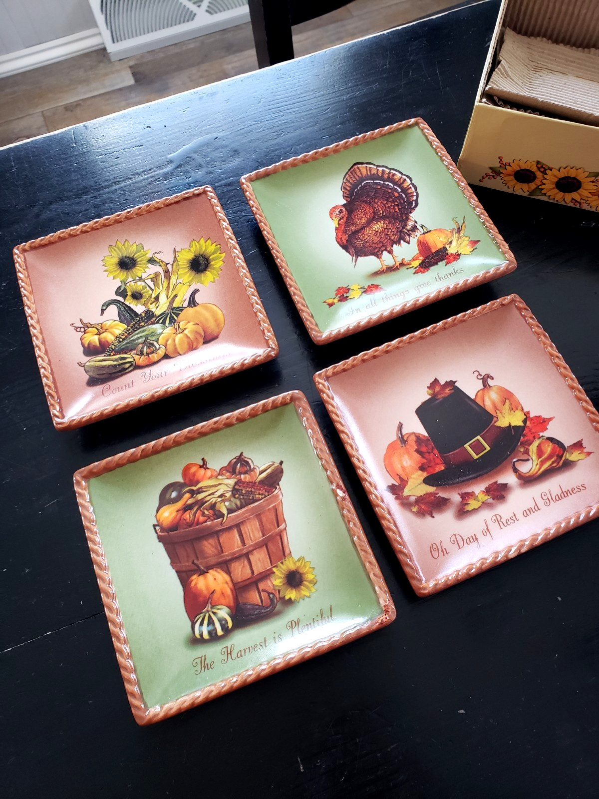 MWW Market Set of 4 Give Thanks Mini Plates Wall Plaques. 