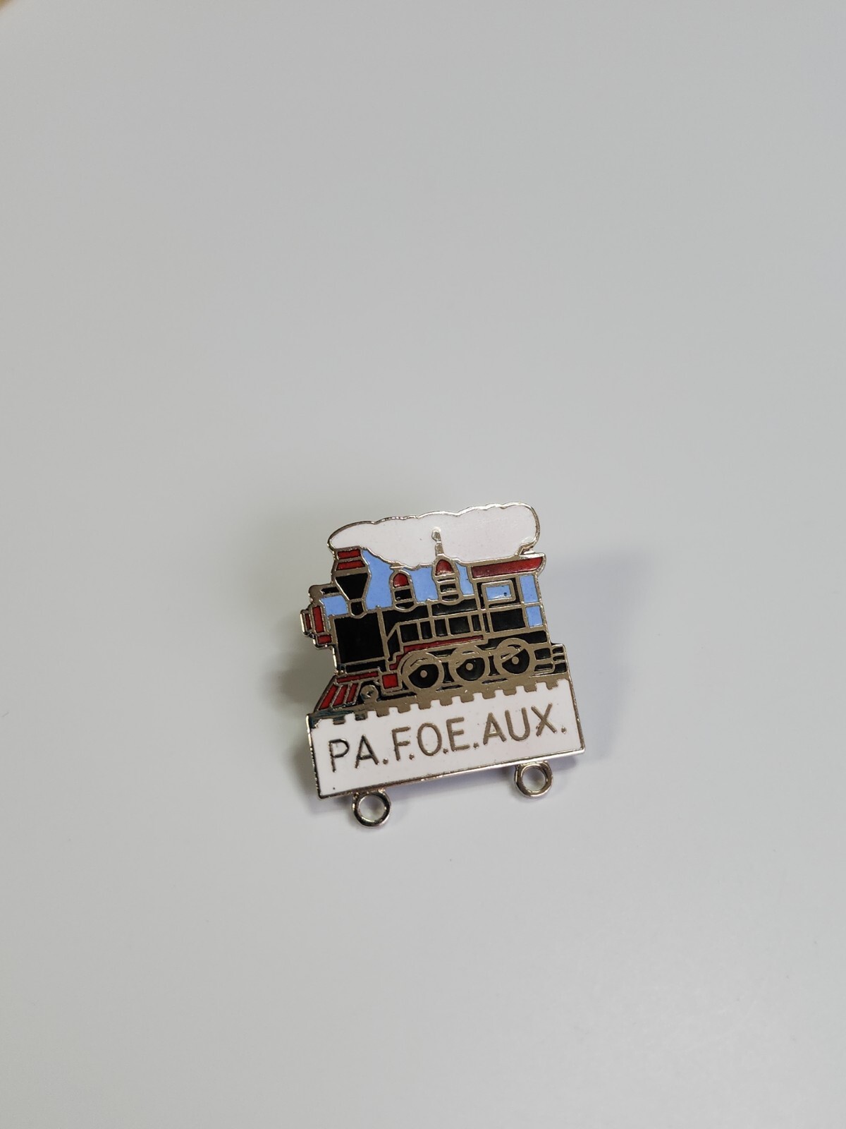 PA FOE AUX Lapel Pin Pennsylvania Fraternal Order Of Eagles Auxiliary 
