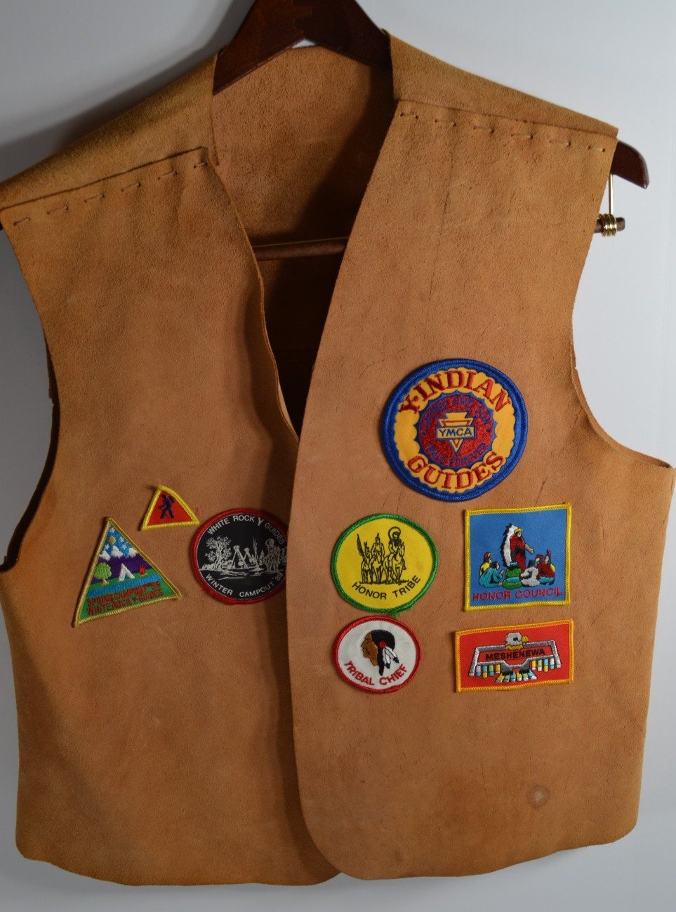 Vintage YMCA Indian Guides Cherokee Leather Vest Patches Beaded Accessories 1989