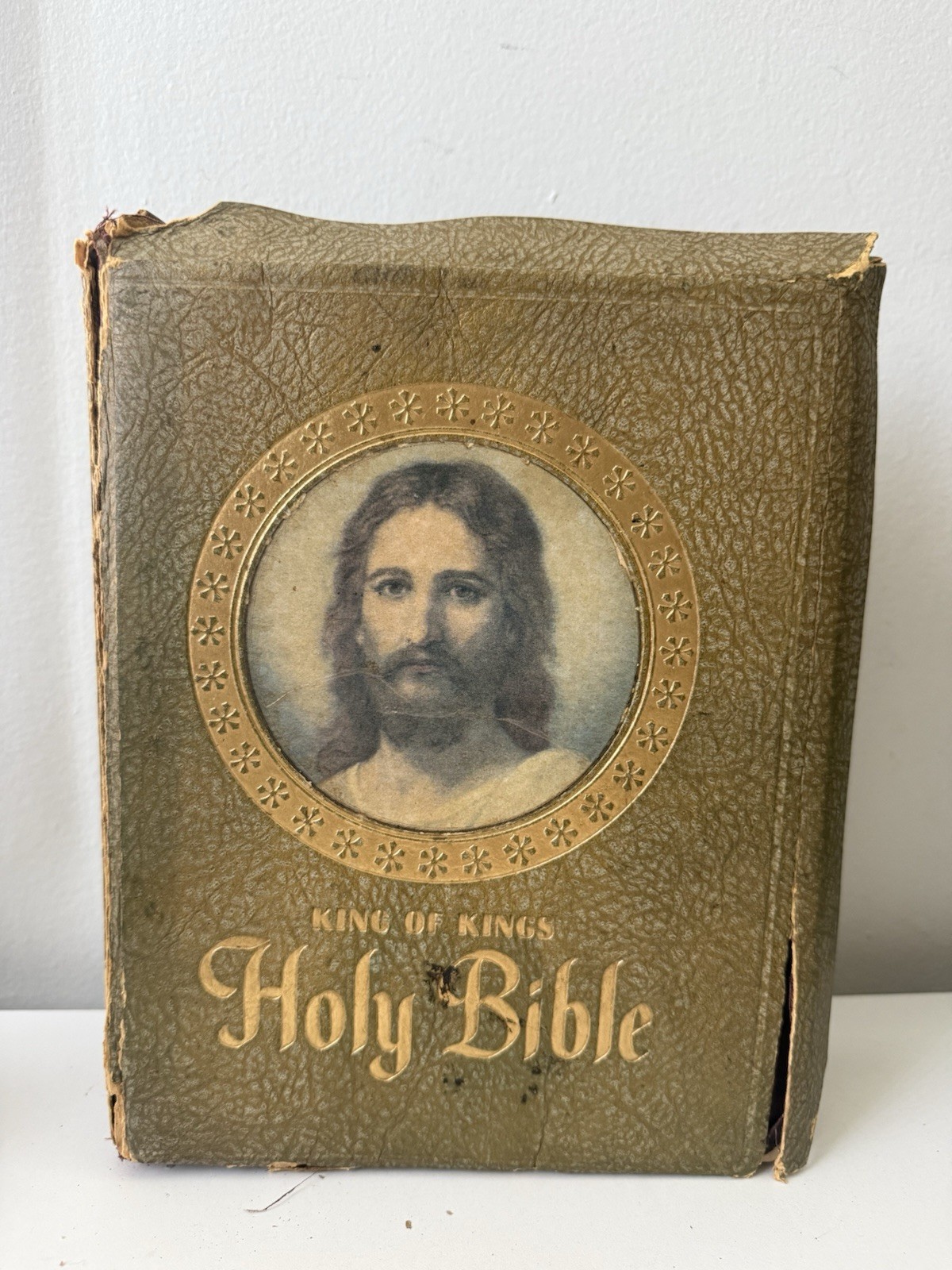 1959 King of Kings Holy Bible Clarified Edition, Gold Cover, Illustrated Vintage