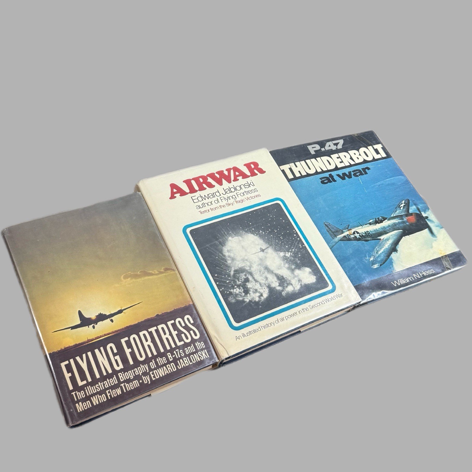 Vintage WWII Aviation Book Lot B-17 Flying Fortress P-47 Airwar Book Club Ed