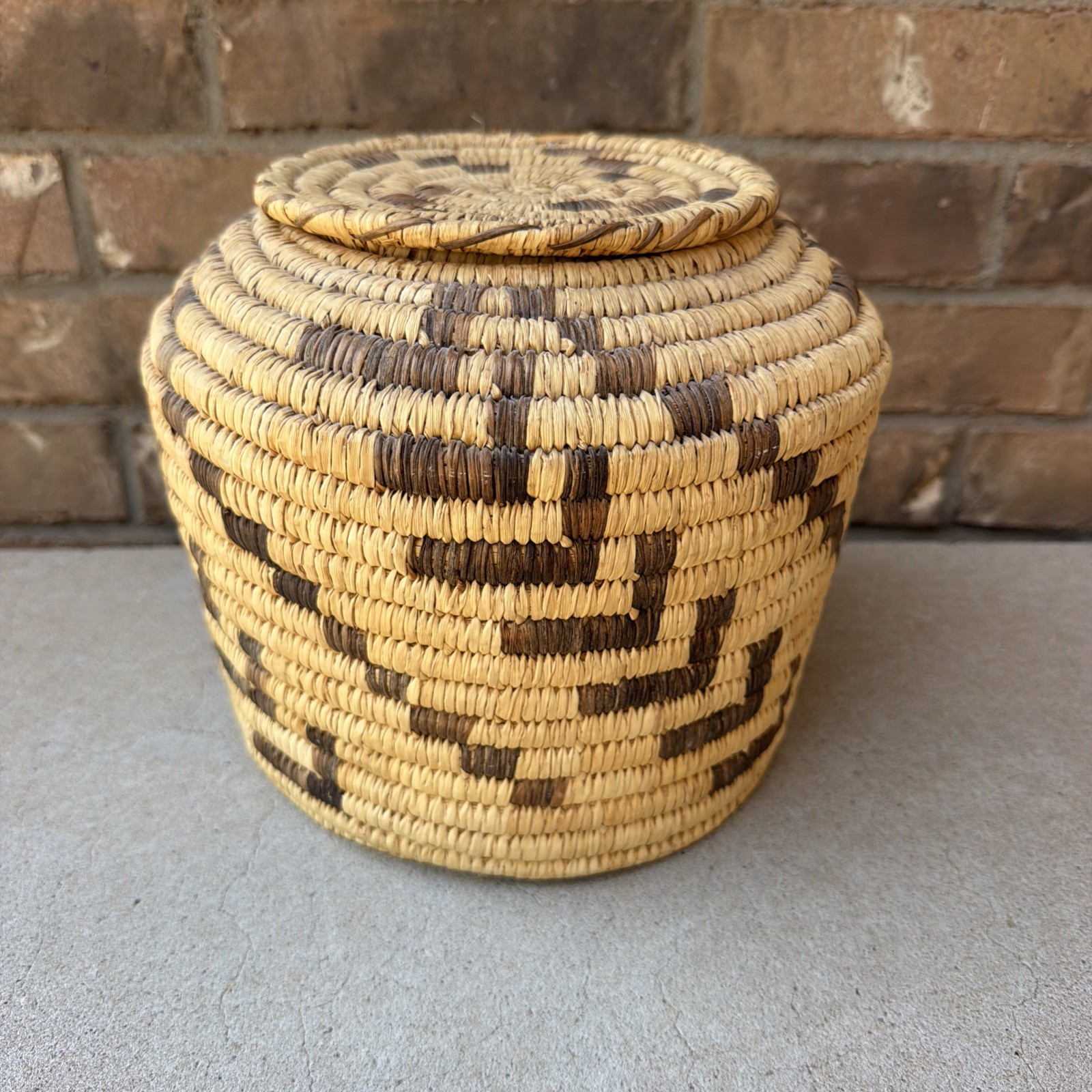 Vintage Tohono O'odham Papago? Native American Coiled Lidded Basket READ