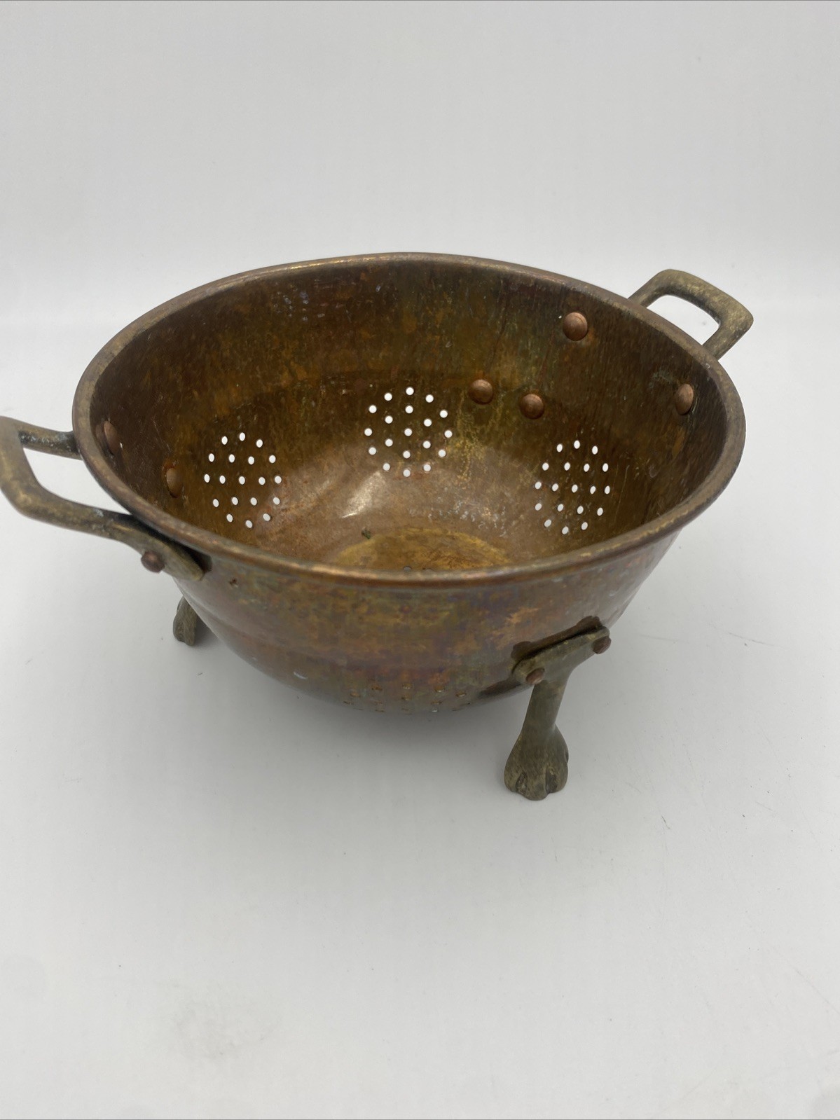 EUC-Vintage Claw Footed Small 6” Copper Colander Strainer w Brass Feet HandlesB6