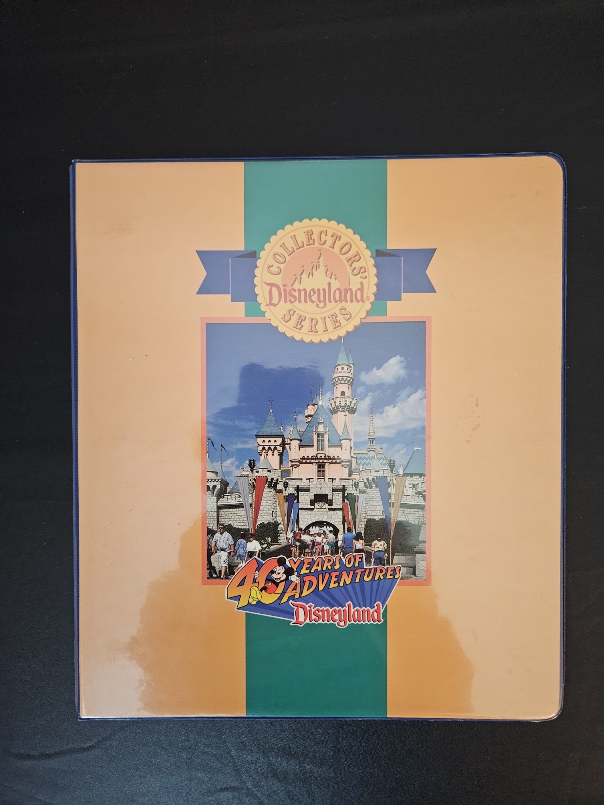 Disneyland Collectors\' Series 40 Years Of Adventures 1955-95 Folder w/ 40 Cards