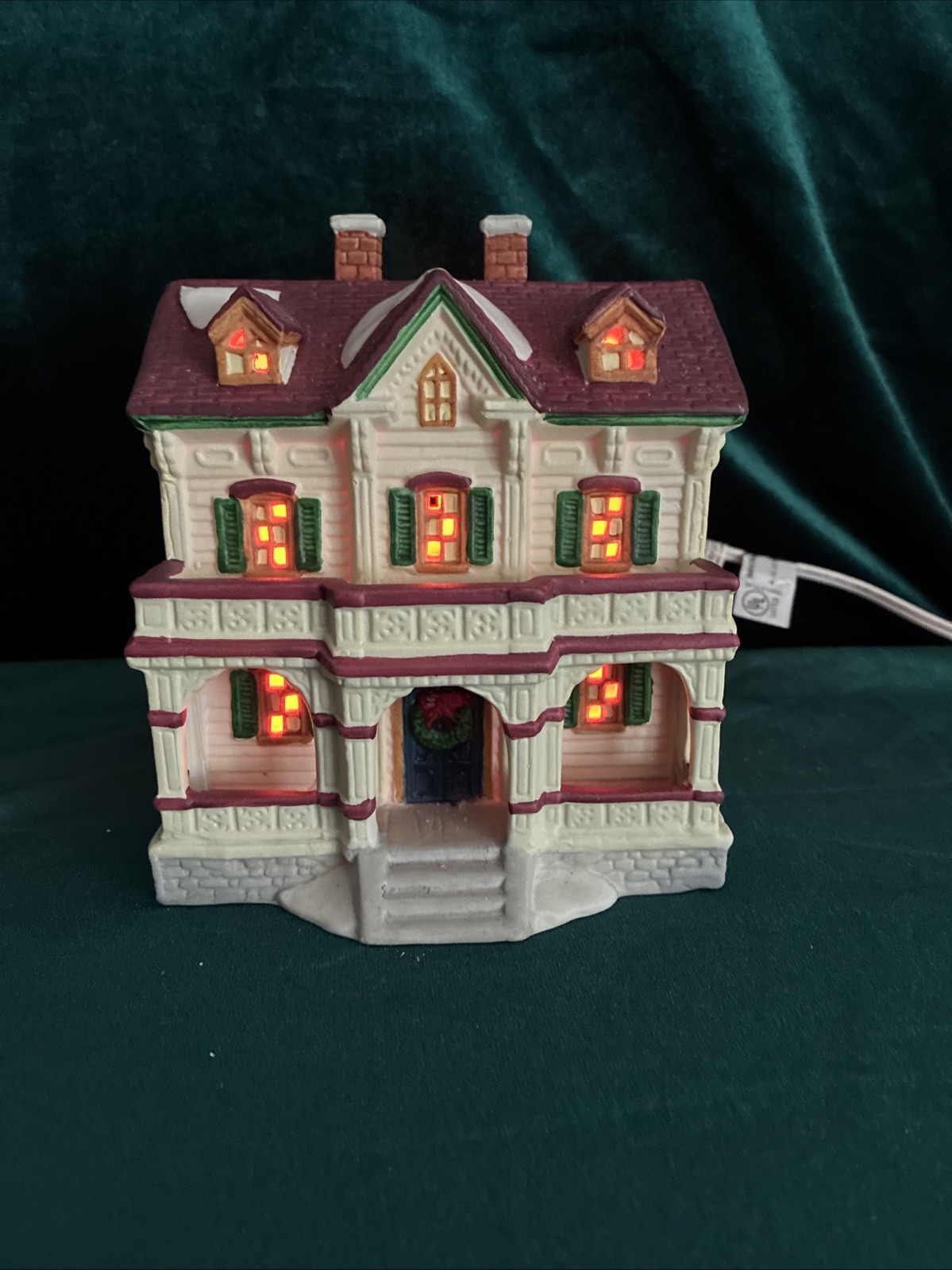 Vintage 1996 Noma International Dickensville  Christmas Village Colonial House