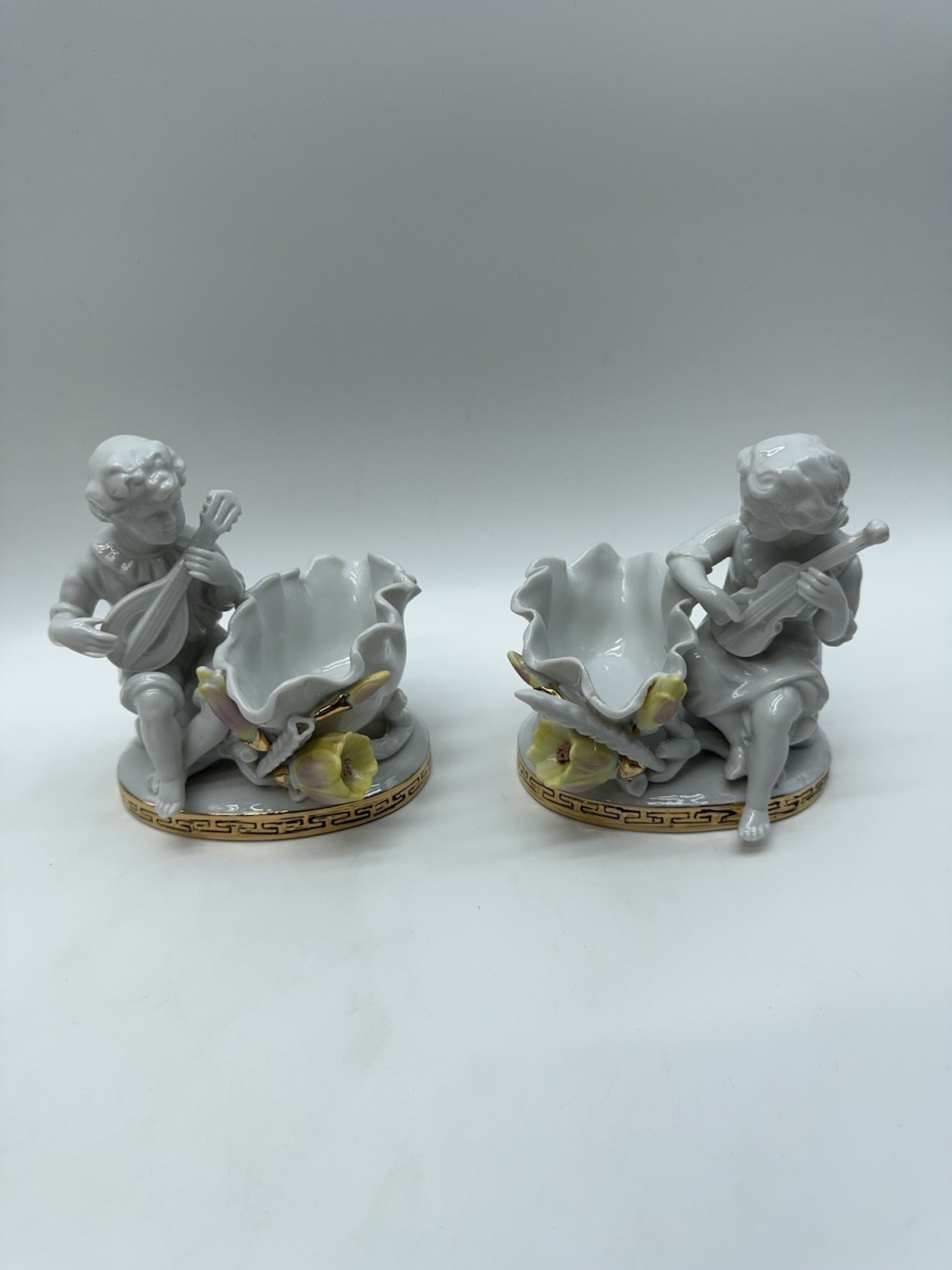 Lot 2 Vtg Arnart Moore Bros Style Sweetmeats Porcelain Figurines Cherubs S 6977 Lot 2 Vtg Arnart Moore Bros Style Sweetmeats Porcelain Figurines Cherubs S 6977