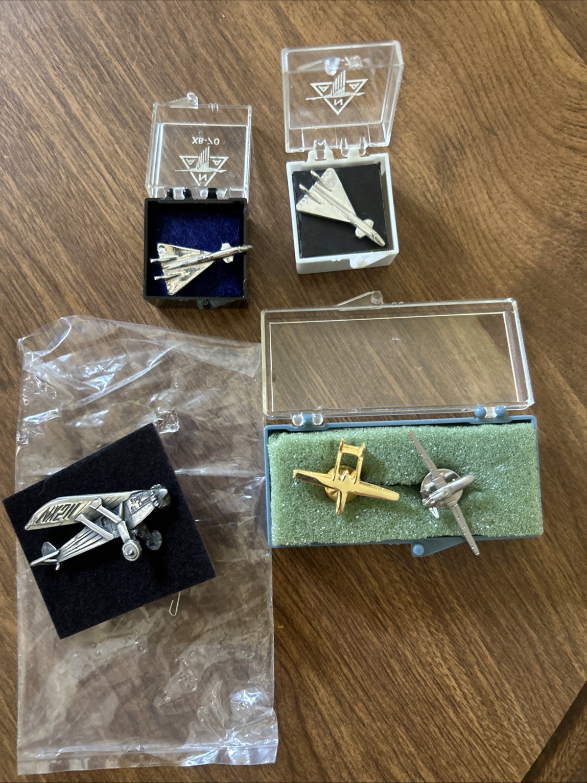 5 Vintage Flying Pins The Spirit Of St. Louis An XB – 70.