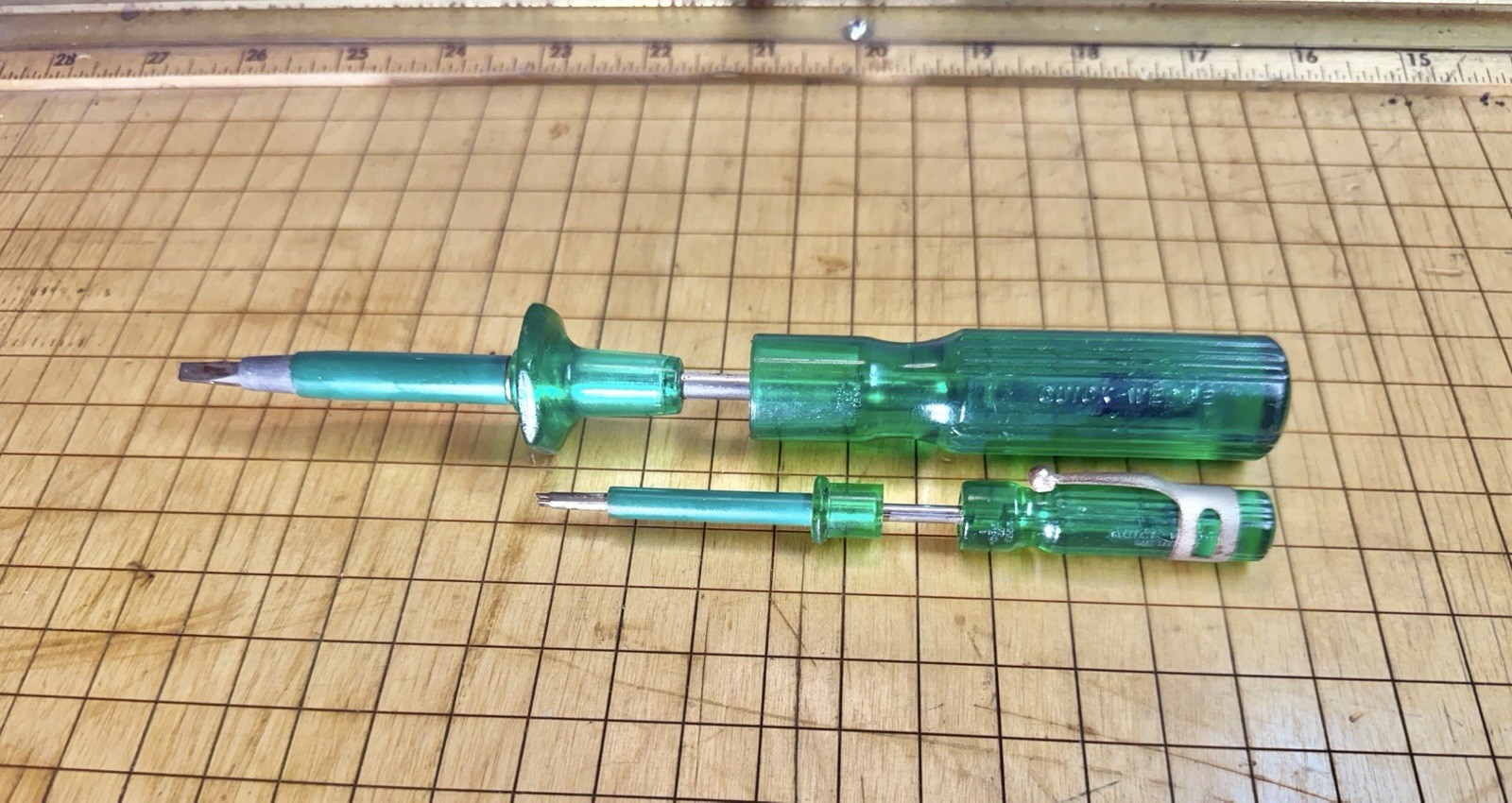 Vintage Quick-Wedge Screw Holding Screwdriver Lot of 2 Nos. 1834 & 1253E Kedman