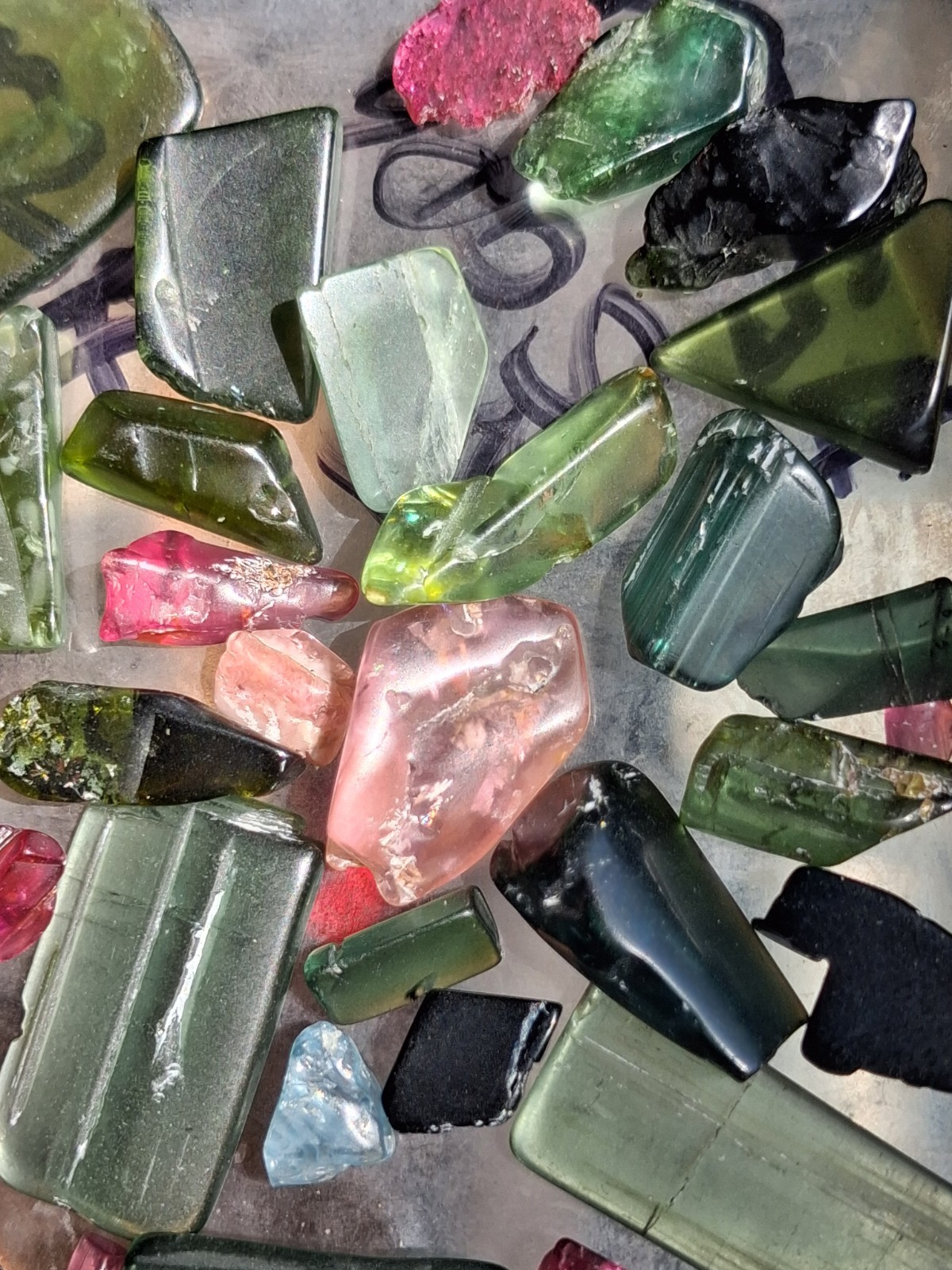 36g California Tourmaline Rough Parcel – Mixed High-Grade Facet & AAA Lot 36g California Tourmaline Rough Parcel – Mixed High-Grade Facet & AAA Lot