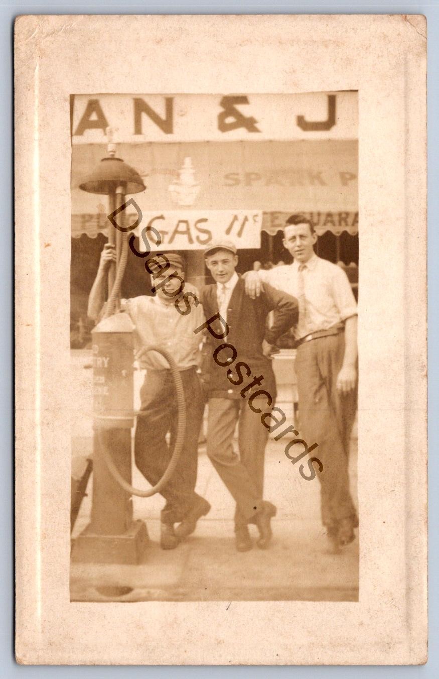 K60/ Interesting RPPC Postcard c1910 Gas Station Gas Pump 11cents Men 453