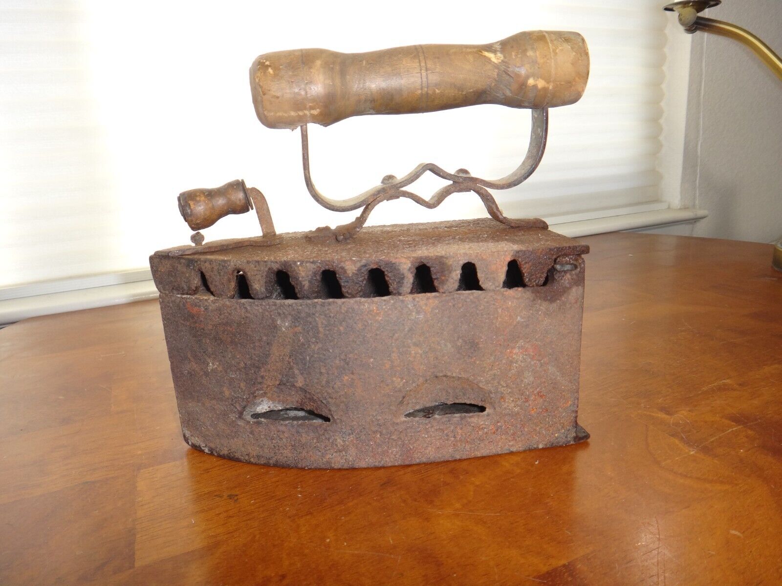 Vintage Antique Cast Iron Charcoal Sad Iron Box - 8\
