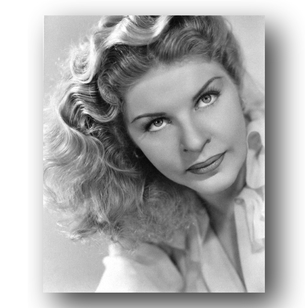 Martha Raye Photo 8x10 1940 Publicity Portrait United States