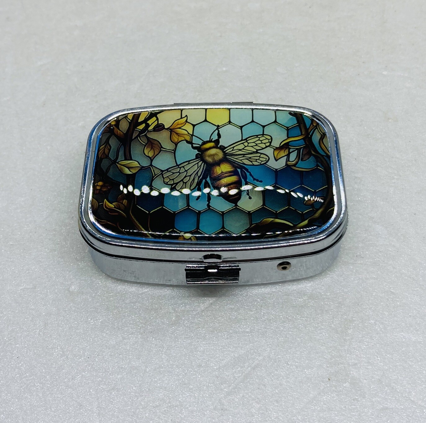 Vintage Enamel Metal Make Up Box & Mirror Bee And Honey Comb Art Design C3 Vintage Enamel Metal Make Up Box & Mirror Bee And Honey Comb Art Design C3