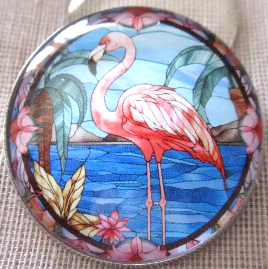 LRG GLASS DOME PICTURE BUTTON -- 