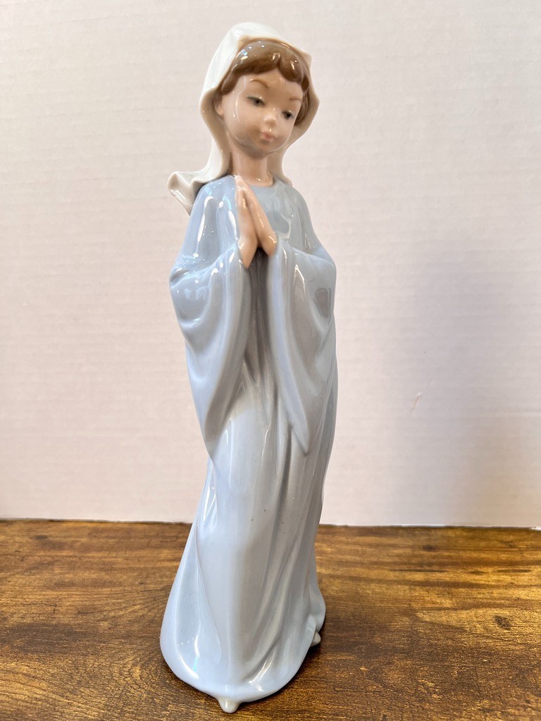 Vintage NAO Mary Lladro Hand Made Spain 10\