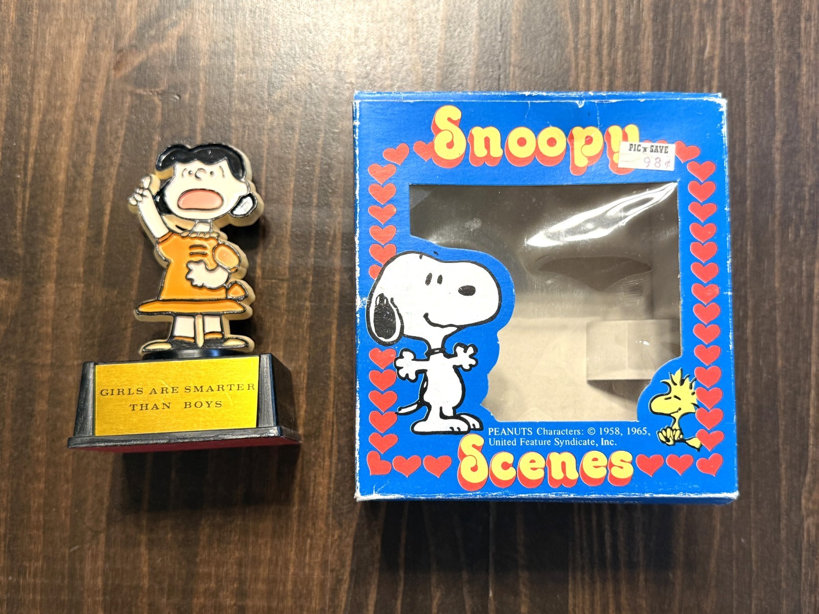 Vintage 1970s Aviva Lucy Girls Are Smarter Than Boys Trophy Snoopy Scenes w Box