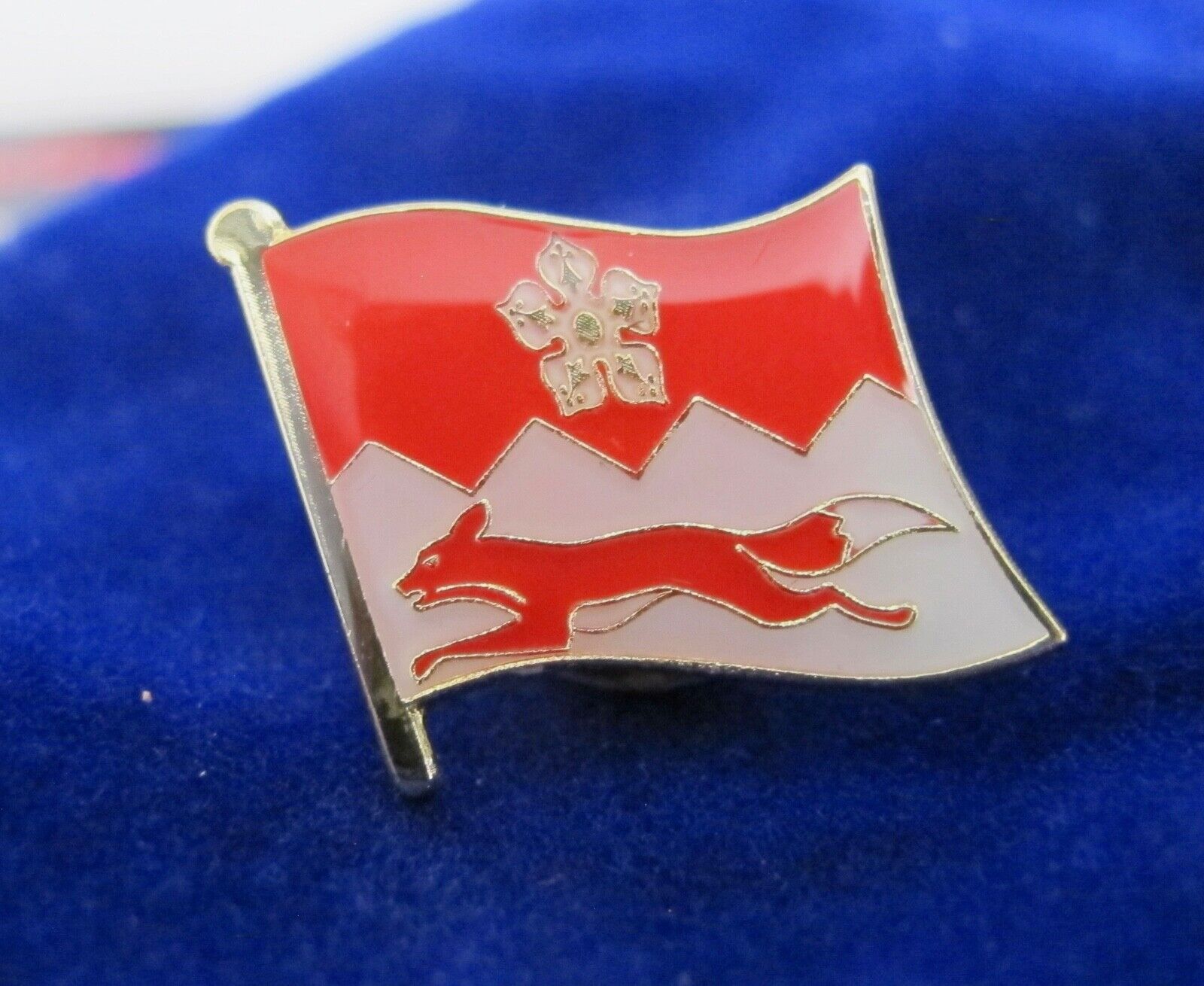 Leicestershire County England Flag Enamel Lapel Pin Badge - FREE UK POSTAGE