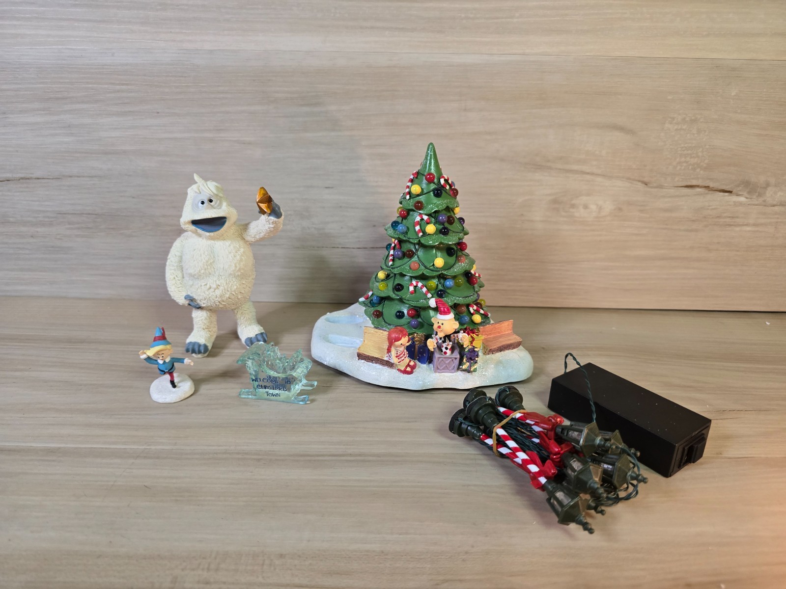 Vintage 2003 Hawthorne Village Bumbles & Town Christmas Tree With COA
