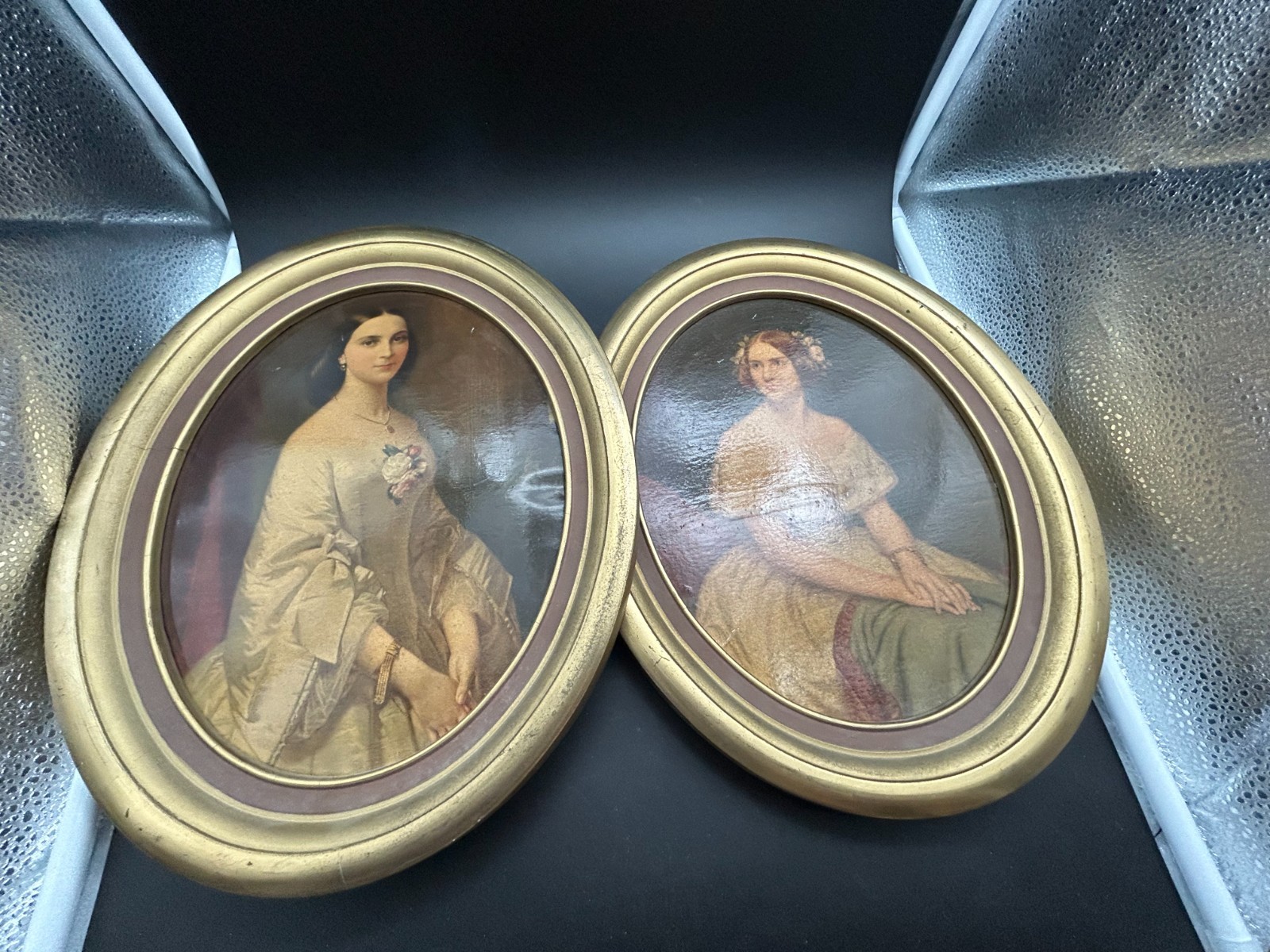 Antique Pair Oval Framed Portrait Prints Oleographs Gilt Wood Frames Correns 13 Antique Pair Oval Framed Portrait Prints Oleographs Gilt Wood Frames Correns 13