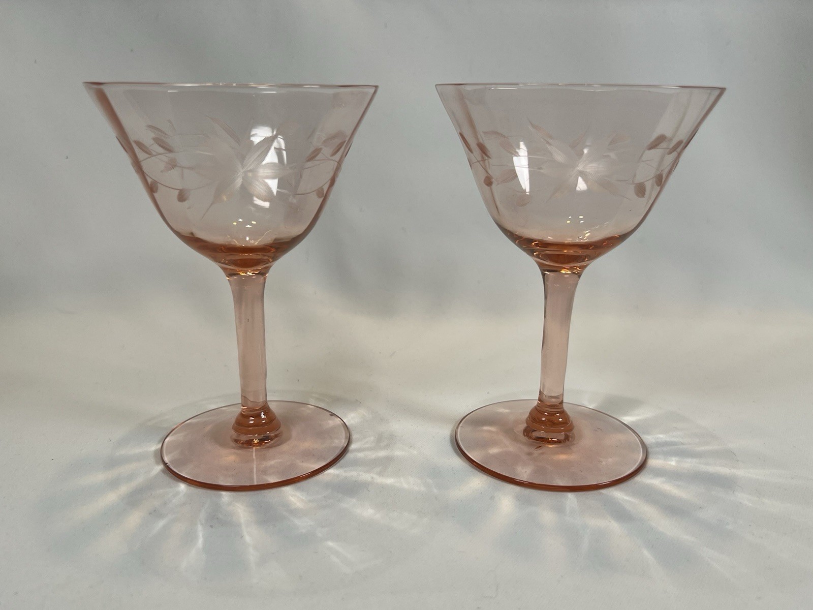 VNG Pink Drepression glass stemware Champagne Sherbet Etched Floral Set Of 2