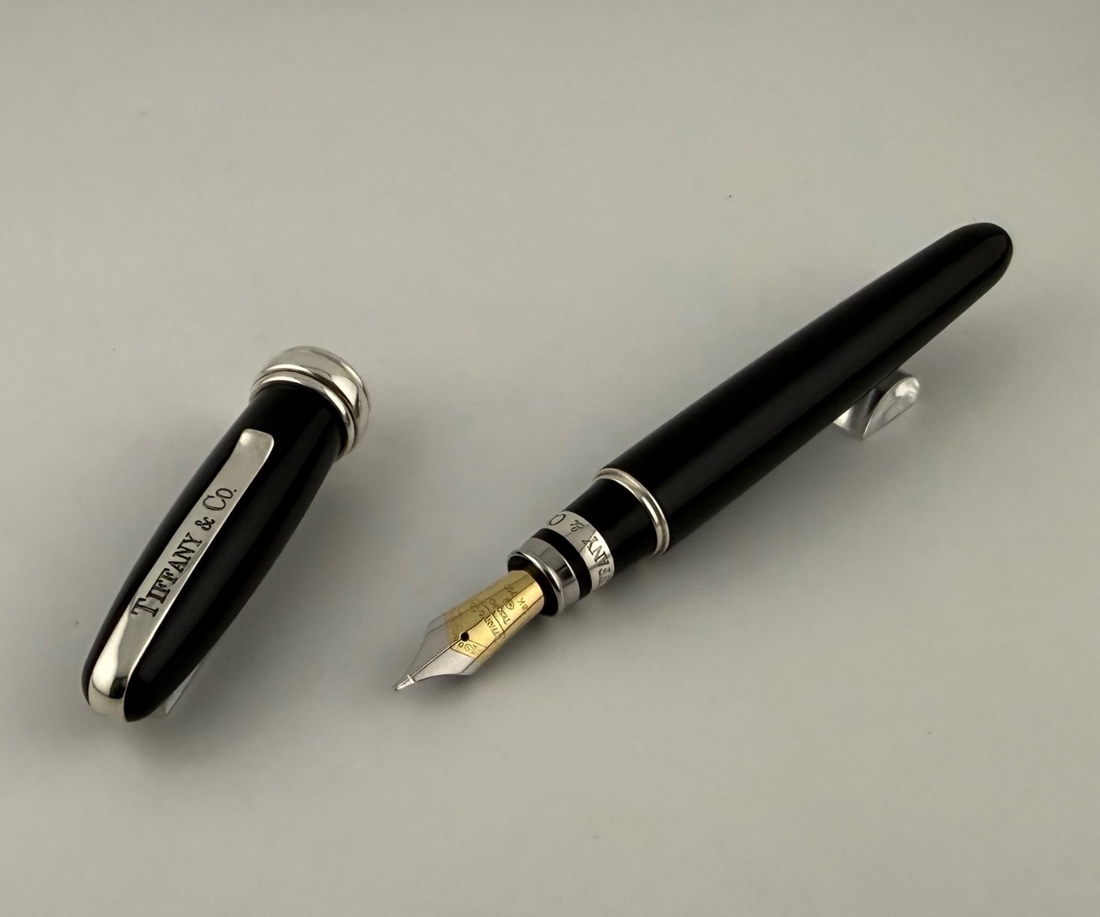 Tiffany & Co Tesoro Black Sterling Trim  Executive Fountain Pen 18K Gold Nib