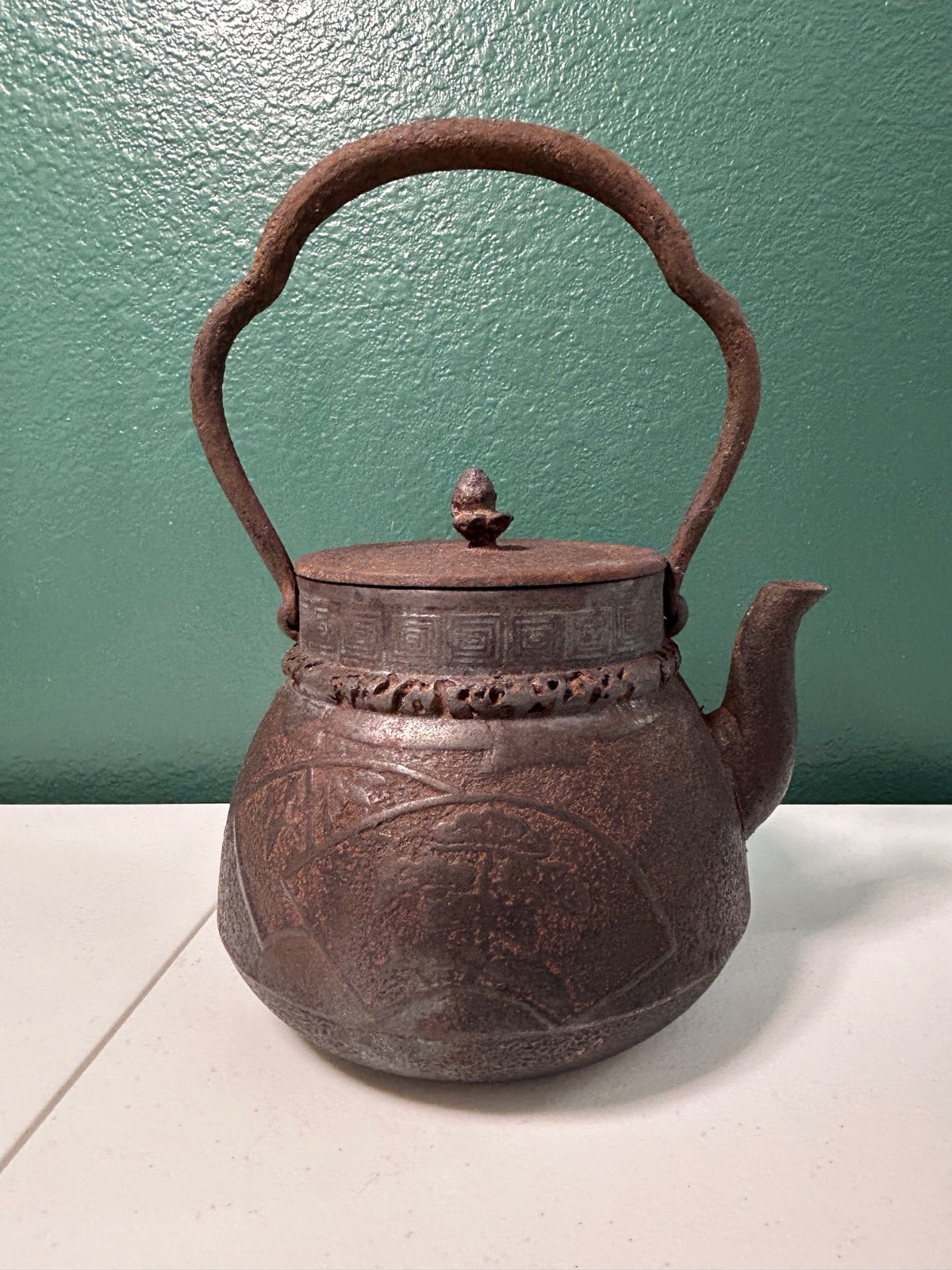 Large Japanese Antique Tetsubin Cast Iron Teapot Leiwen Collar Hand Fitted Spout Large Japanese Antique Tetsubin Cast Iron Teapot Leiwen Collar Hand Fitted Spout