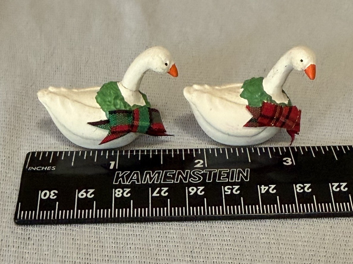 Hallmark Merry Miniatures Set Of Ceramic Geese