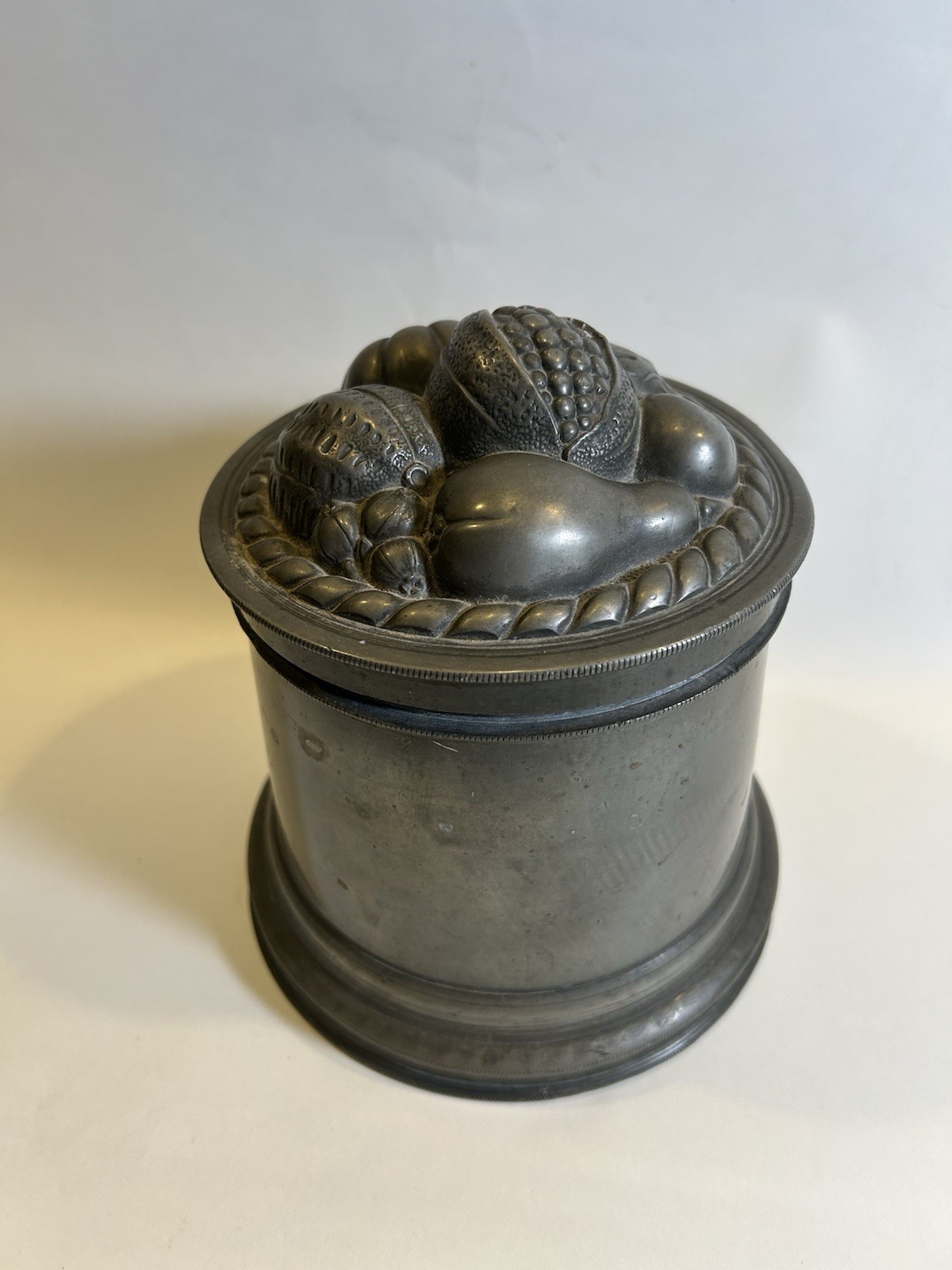 LARGE ANTIQUE 1800's ENGLISH PEWTER ICE CREAM BANQUET PUDDING MOLD 6.10 LBS