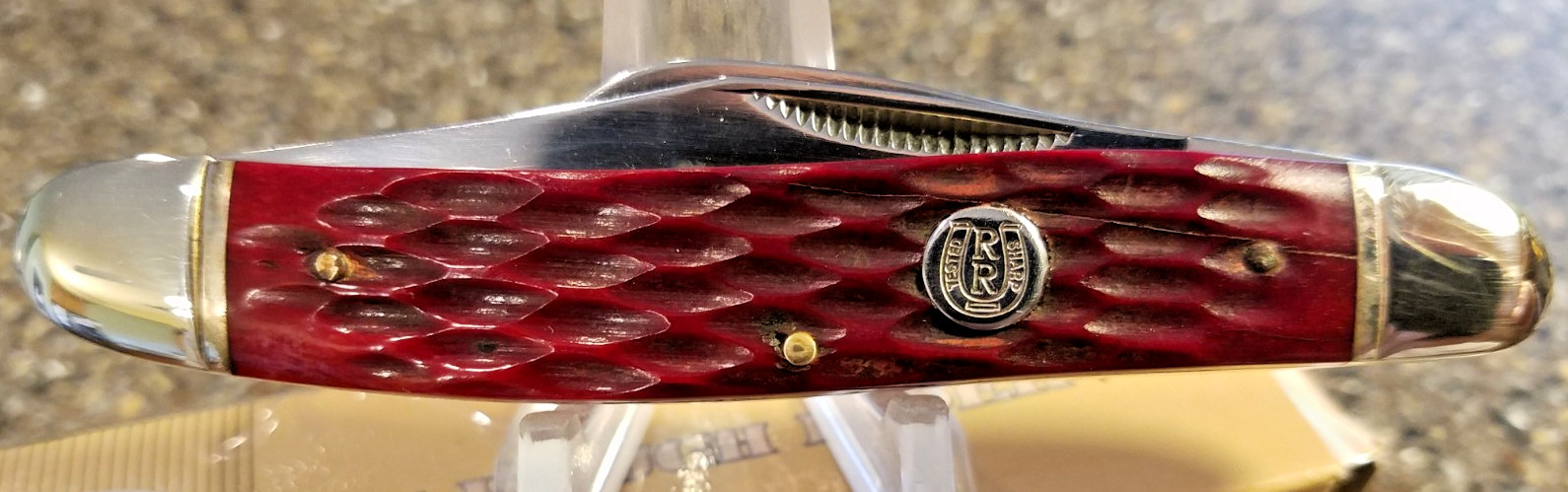 Rough Rider RR205, Large Stockman Red Jigged Bone, 3-7/8\