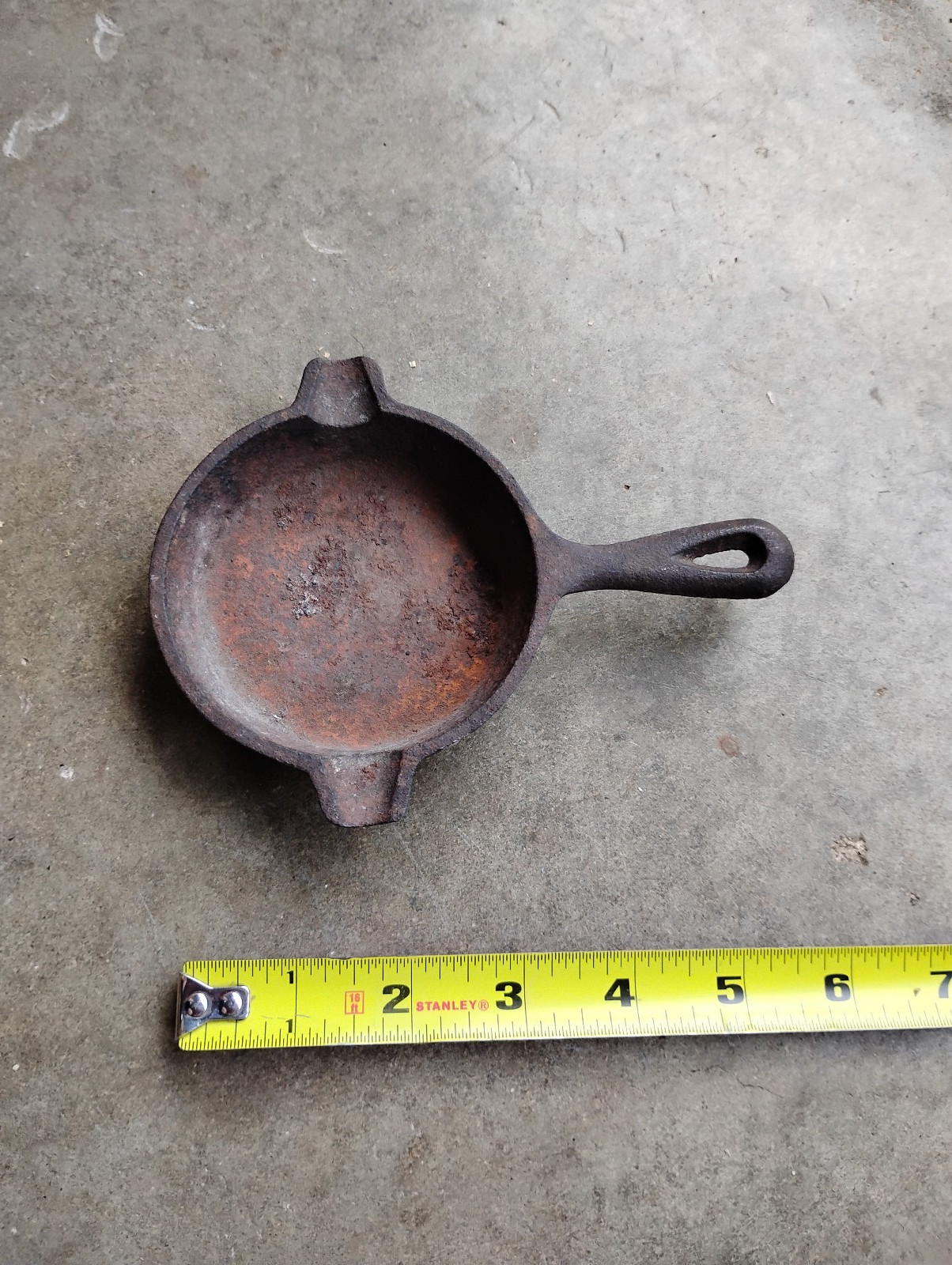 Vintage Lodge USA Cast Iron Skillet Miniature Ashtray Spoon Rest 3\